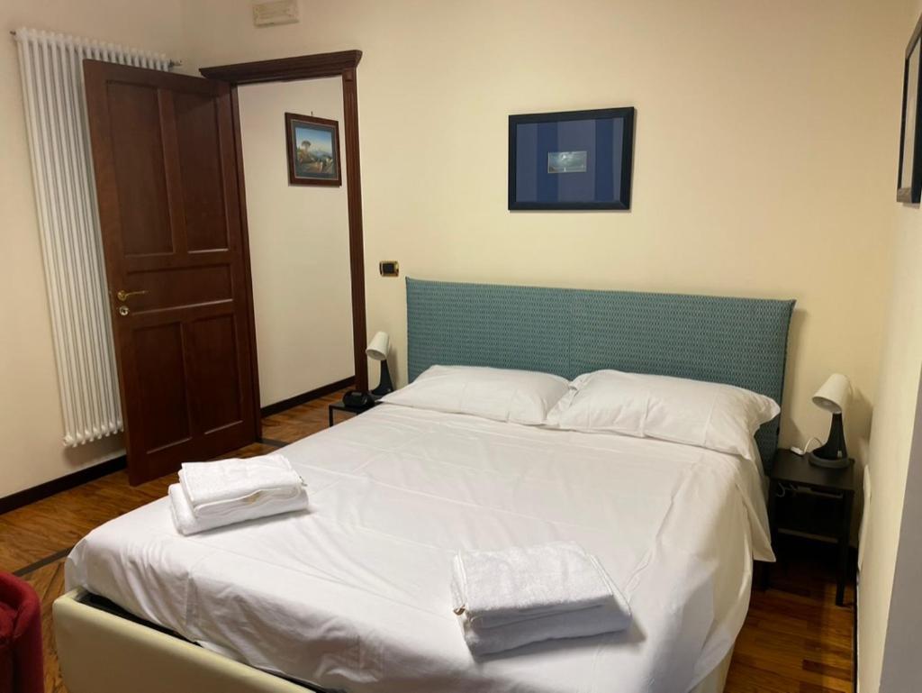Caravaggio Apartment Неаполь Экстерьер фото